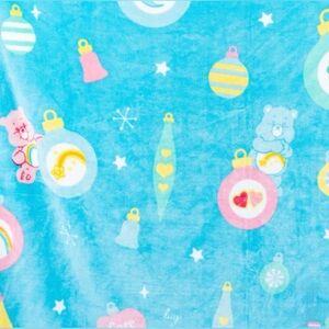 Care Bears x Lug Cuddle Throw Blanket - Care Bears Holiday (Christmas Pastel)